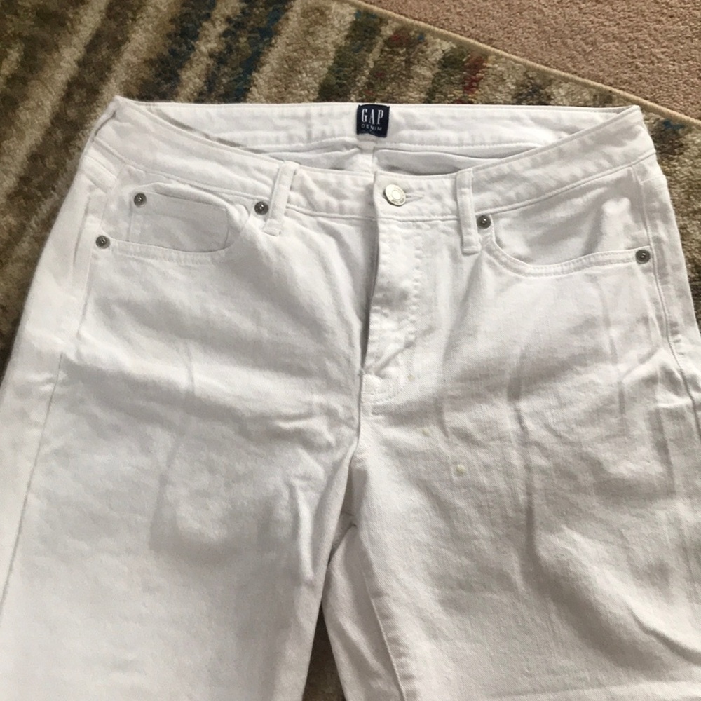 White denim jeans